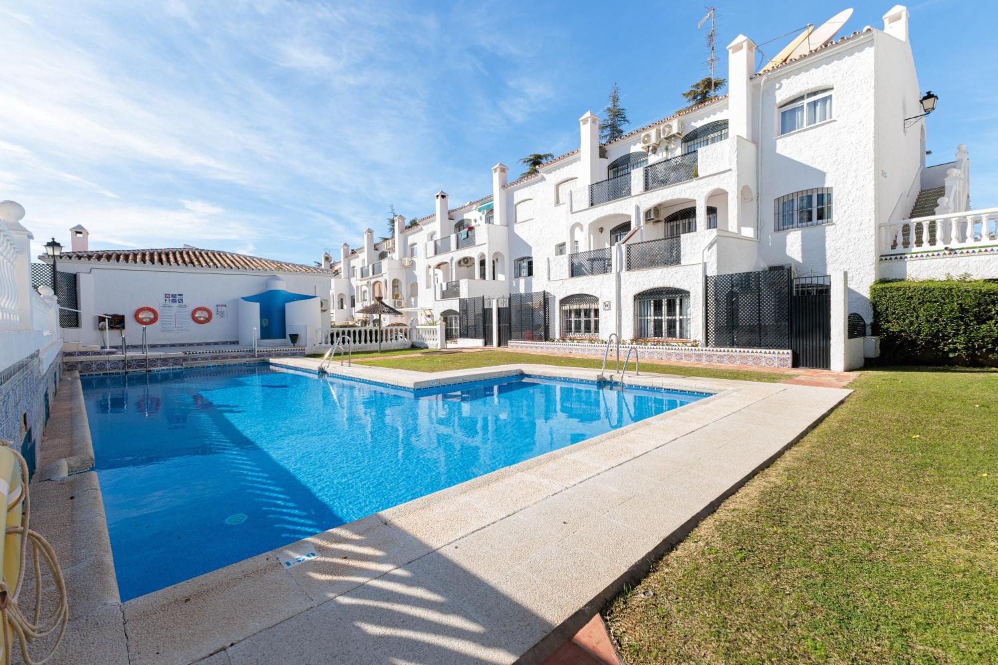1 Bedroom In Verano Azul, Free Wi-Fi Nerja Dış mekan fotoğraf
