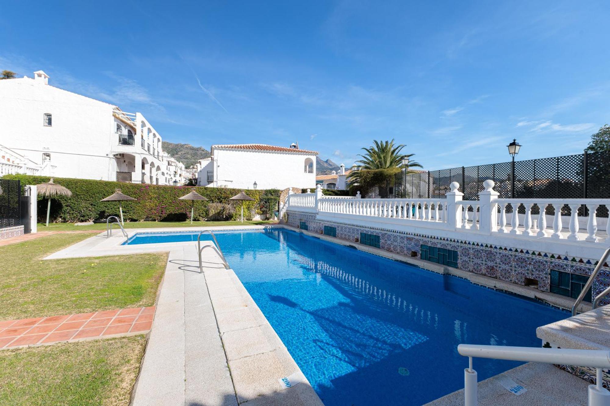 1 Bedroom In Verano Azul, Free Wi-Fi Nerja Dış mekan fotoğraf