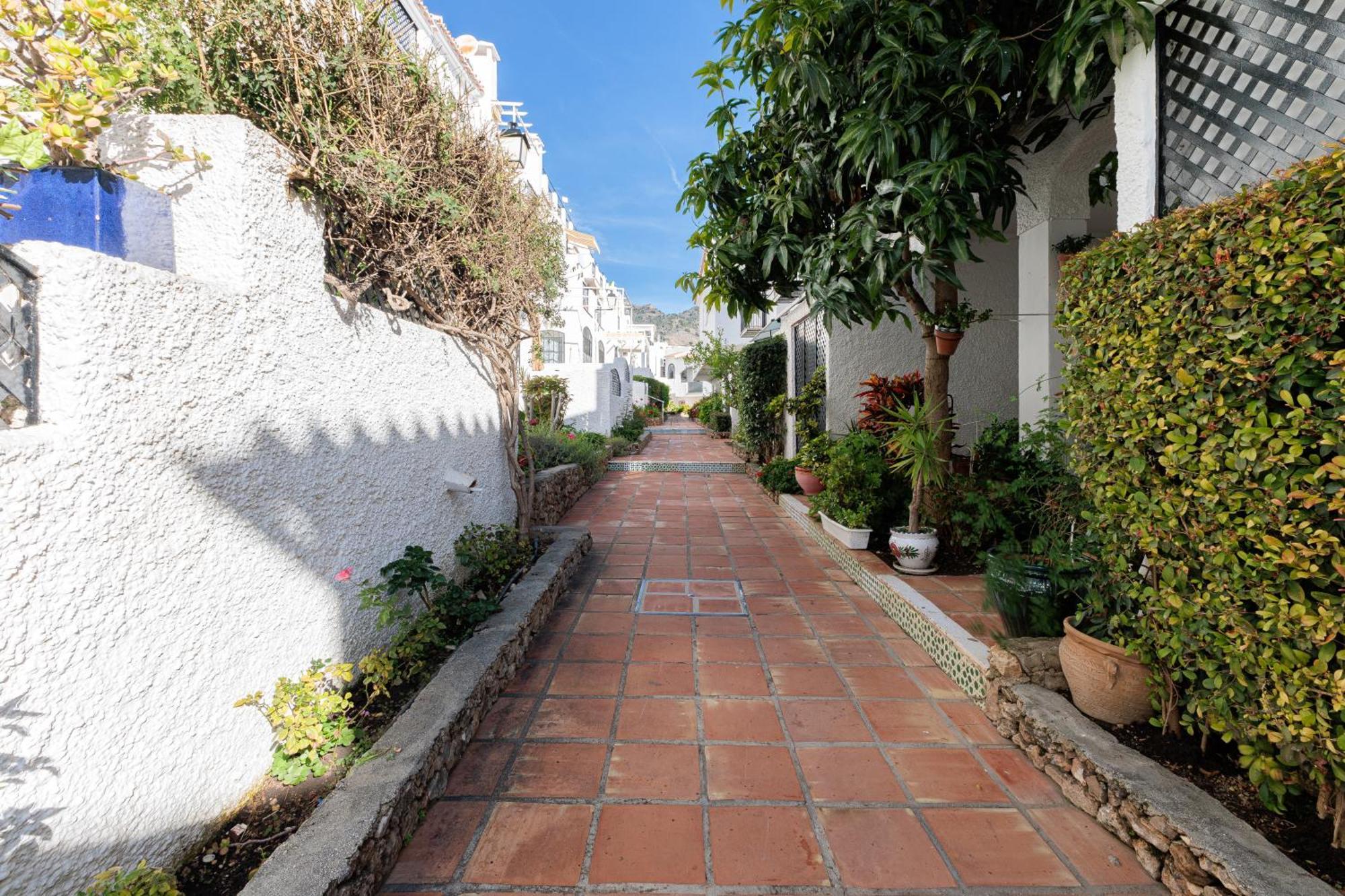 1 Bedroom In Verano Azul, Free Wi-Fi Nerja Dış mekan fotoğraf