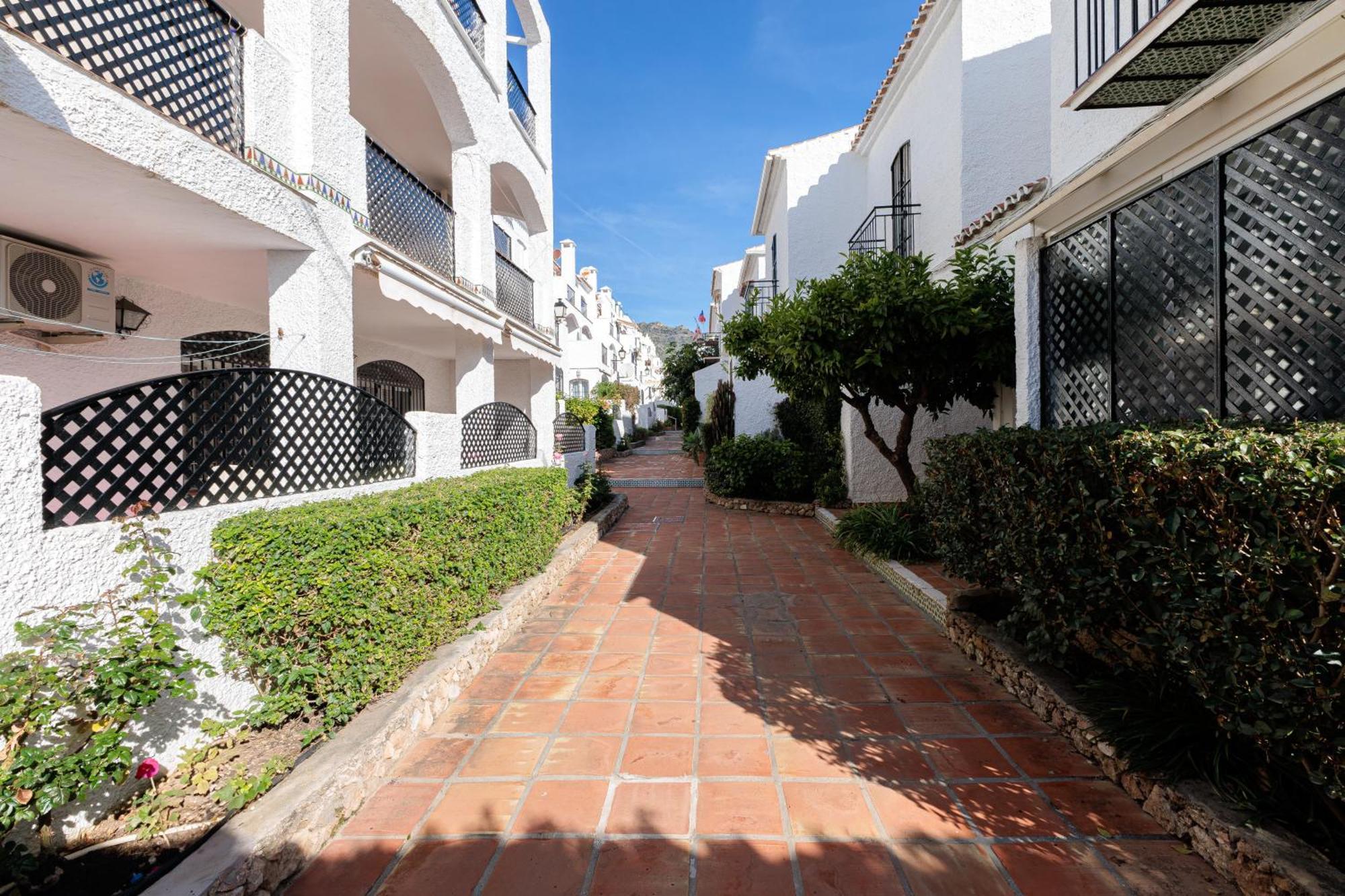1 Bedroom In Verano Azul, Free Wi-Fi Nerja Dış mekan fotoğraf